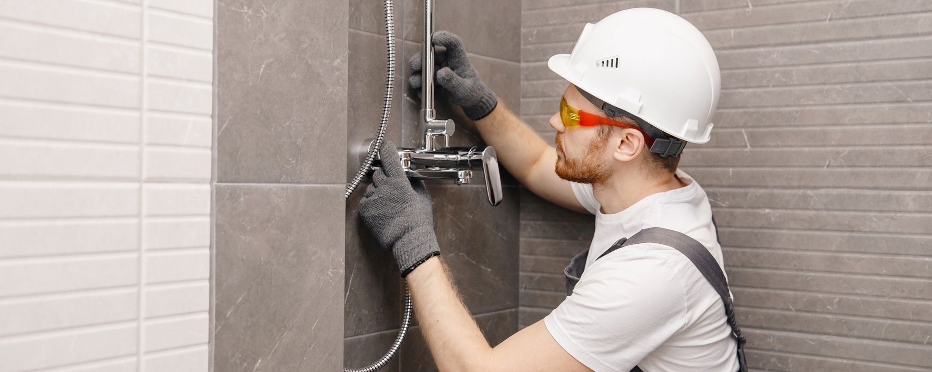 Reparatur eines Wasserhahns | Loock Wärme & Technik GmbH